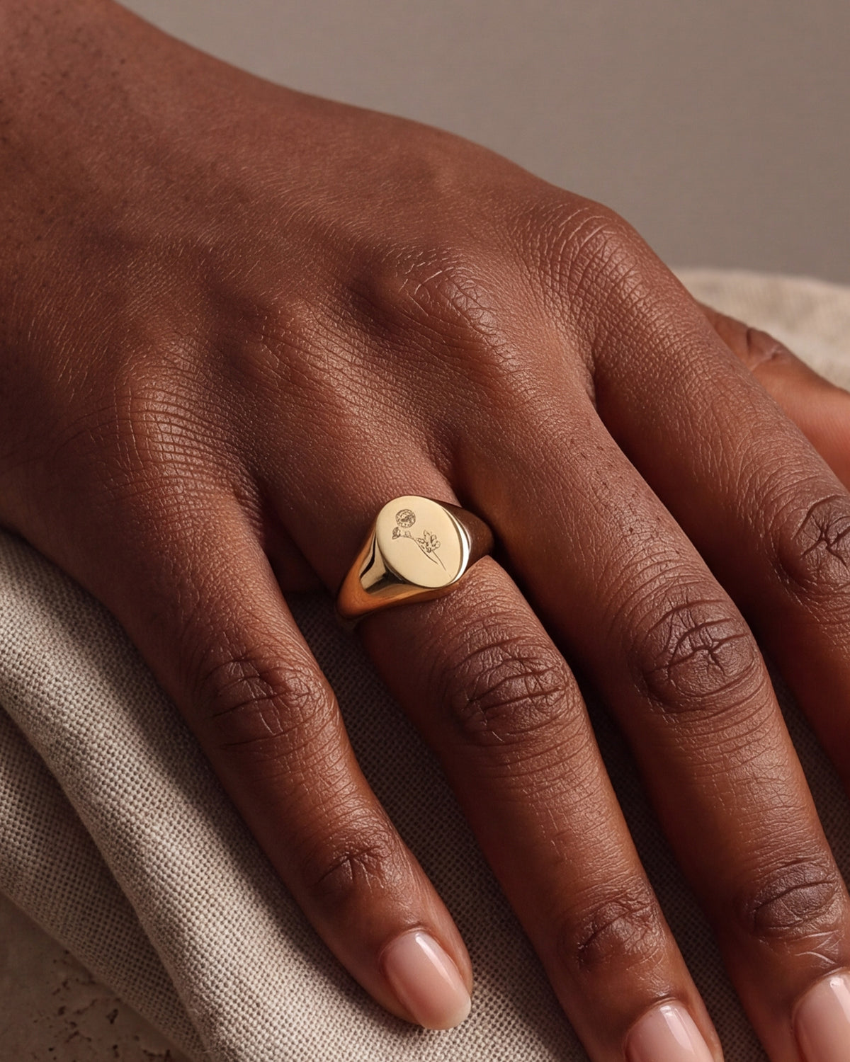 Flower Engraved Oval Signet Ring – close-up