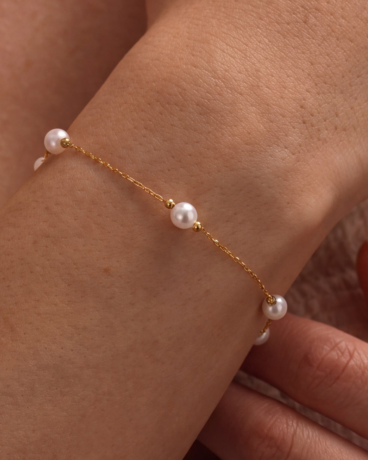 Mallorca Pearl Station Bracelet – close-up
