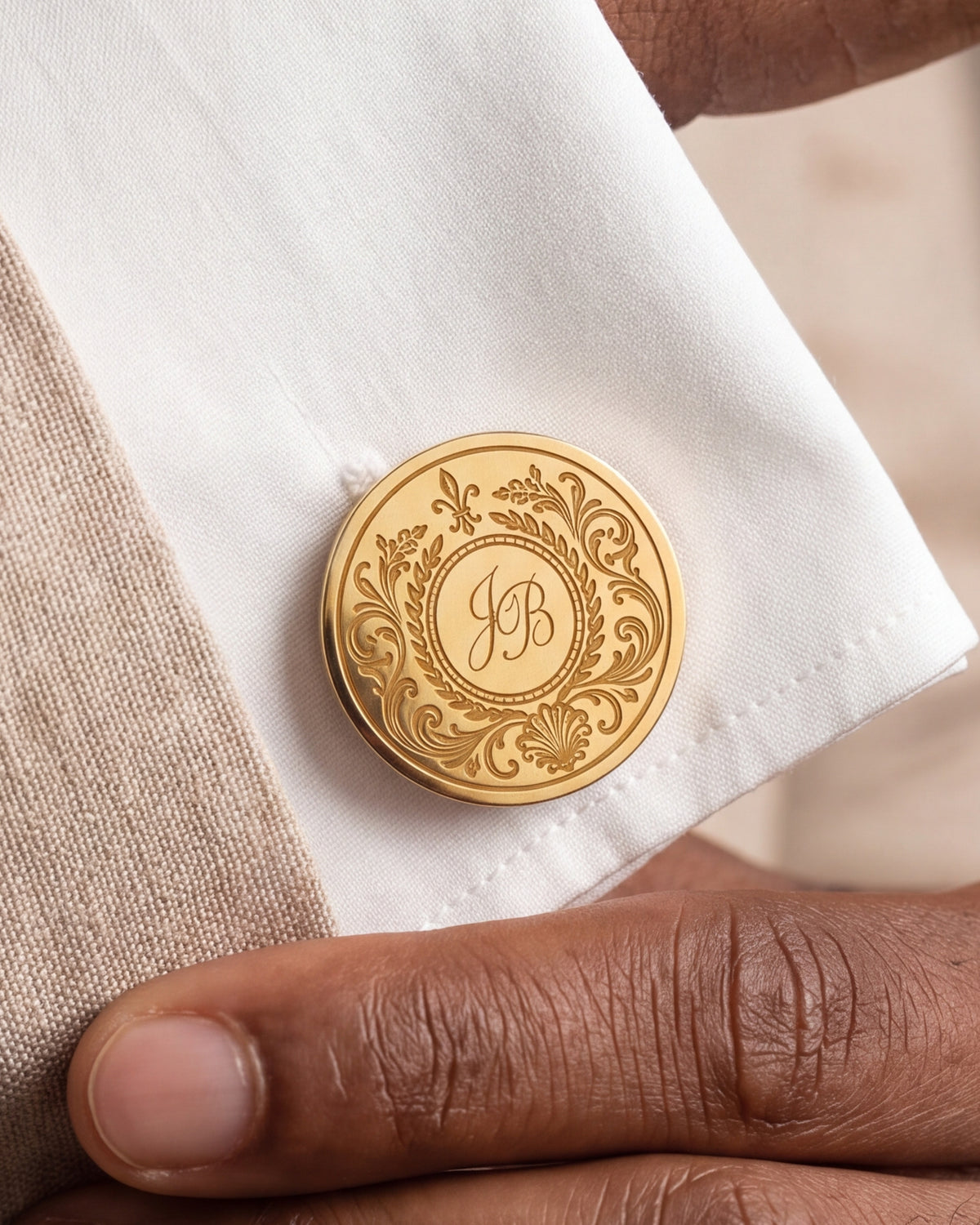 Personalized Baroque Wreath Monogram Pair Cufflinks – close-up