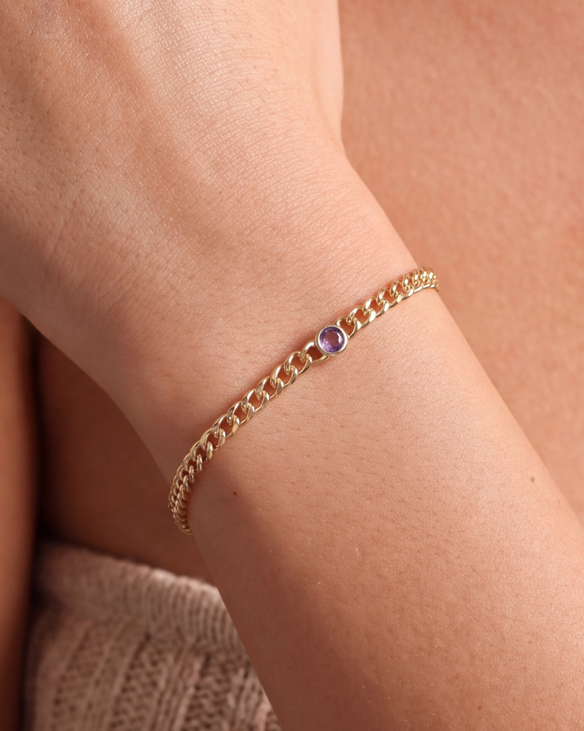 Personalized Birthstone Curb Chain Bracelet – close-up