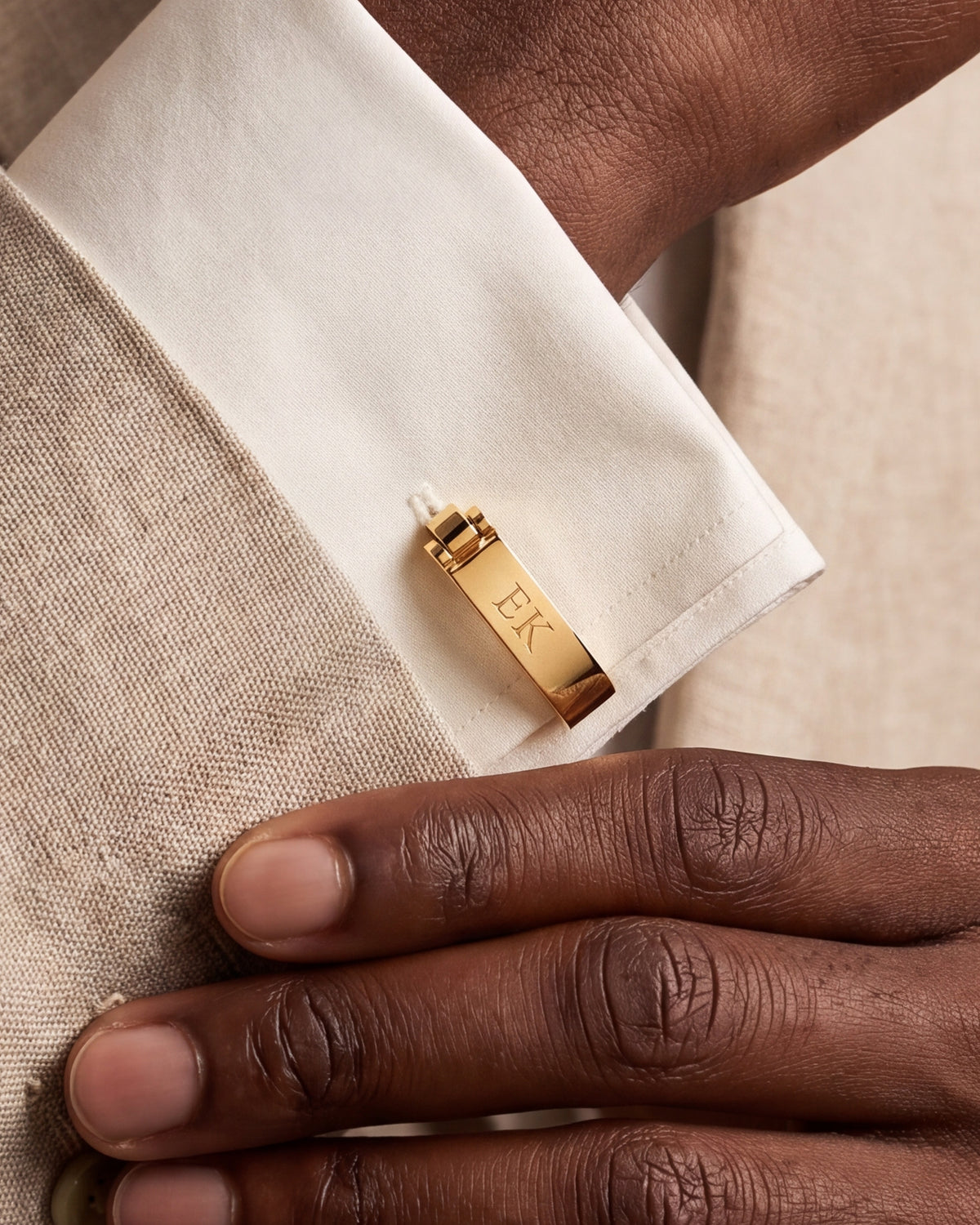 Personalized Engraved Bar Wrap-Around Cufflinks – close-up