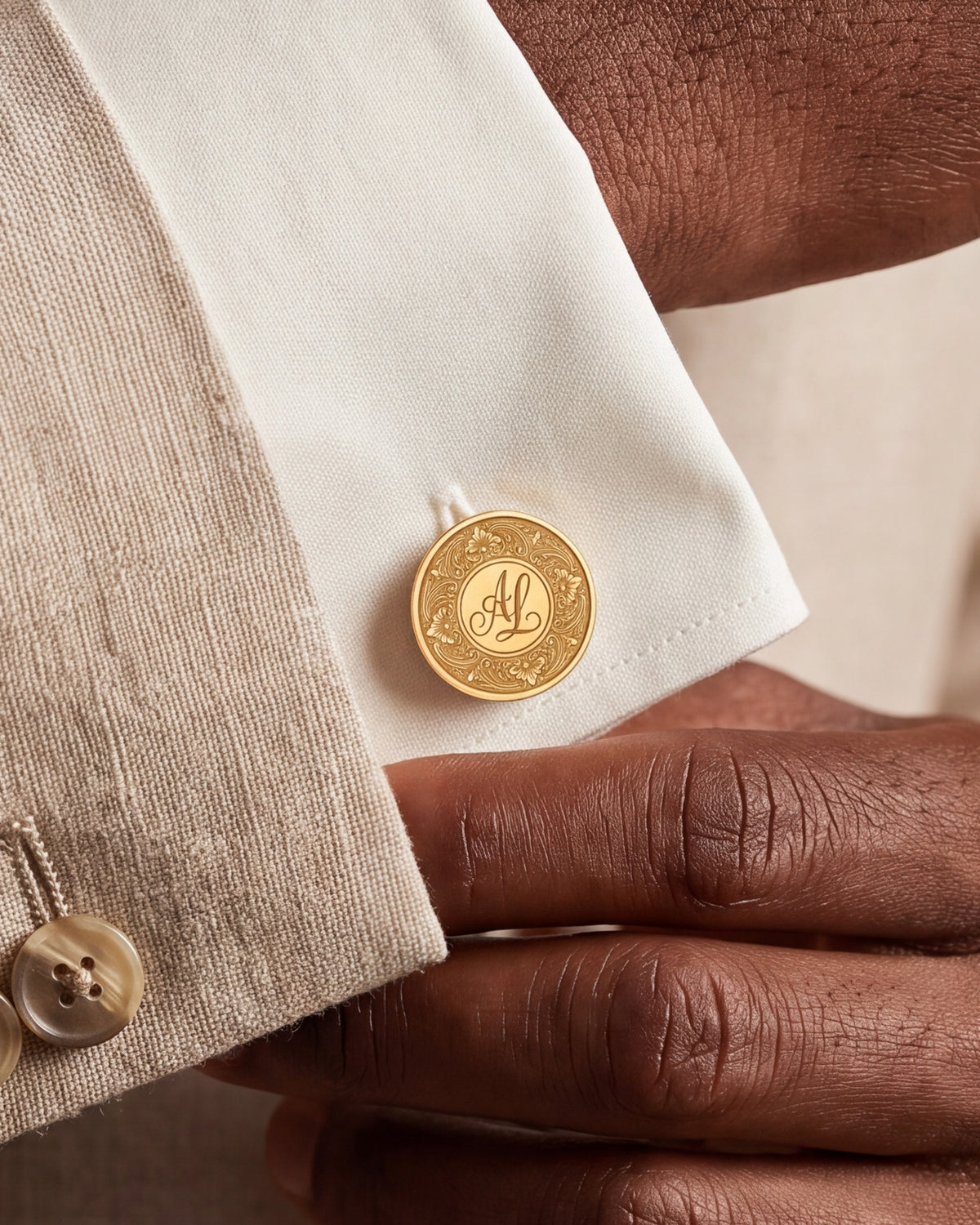 Personalized Floral Monogram Pair Cufflinks – close-up