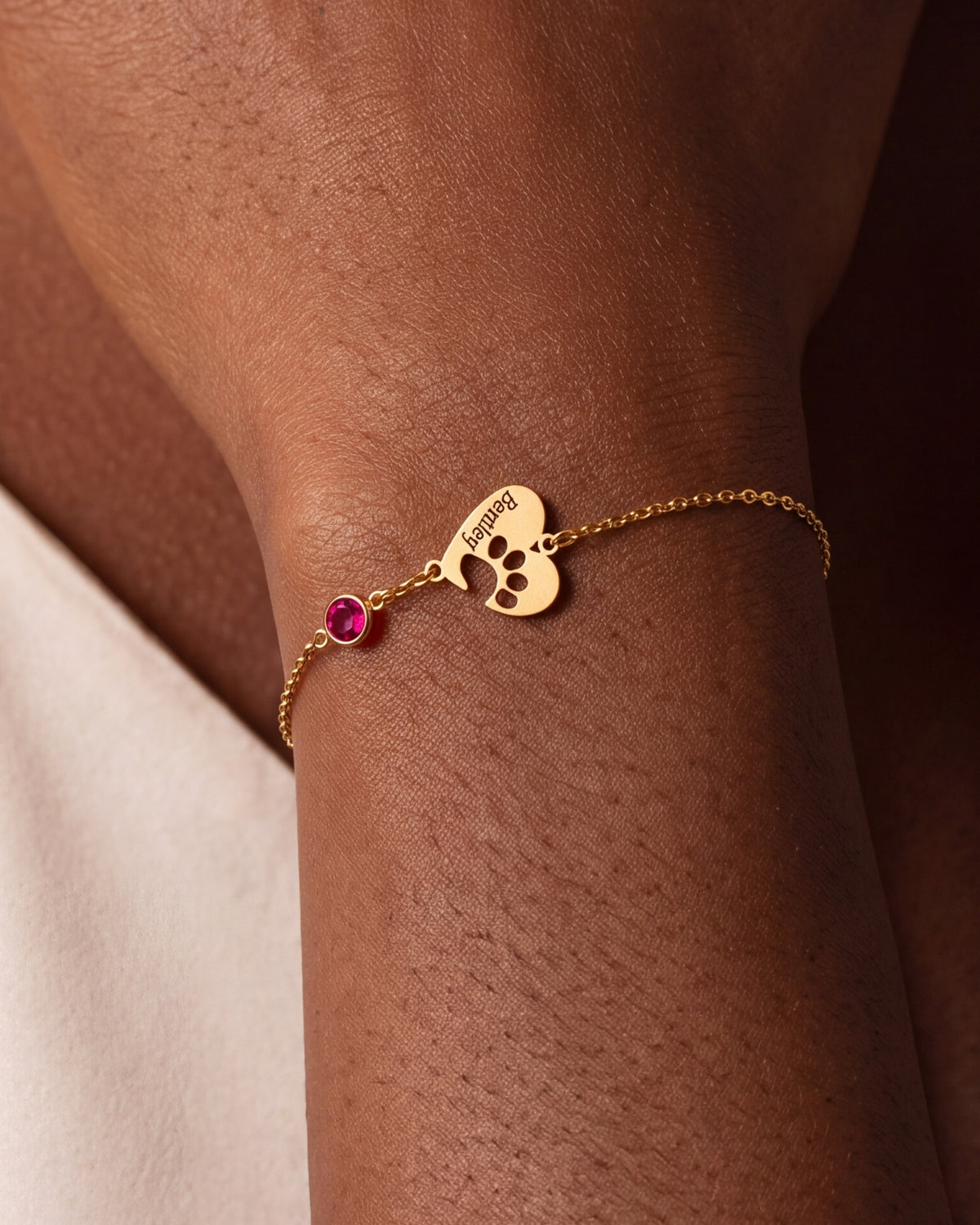 Personalized Pet Name & Birthstone Heart Bracelet – close-up