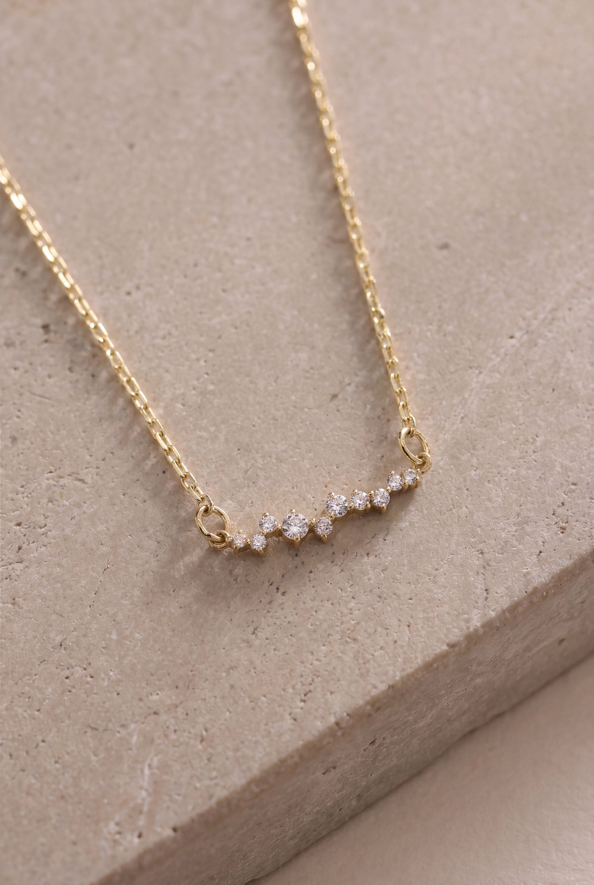 Scattered Stone Curved Necklace – product detail