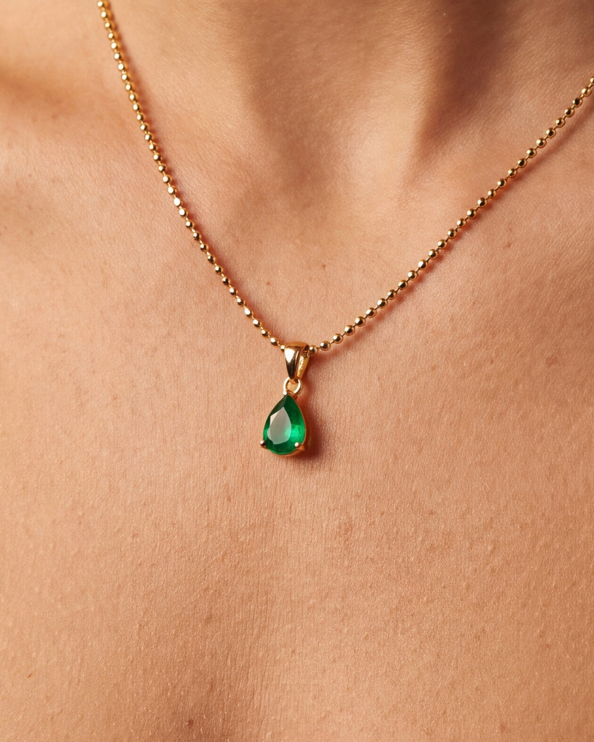 Teardrop Stone Bead Chain Necklace – close-up