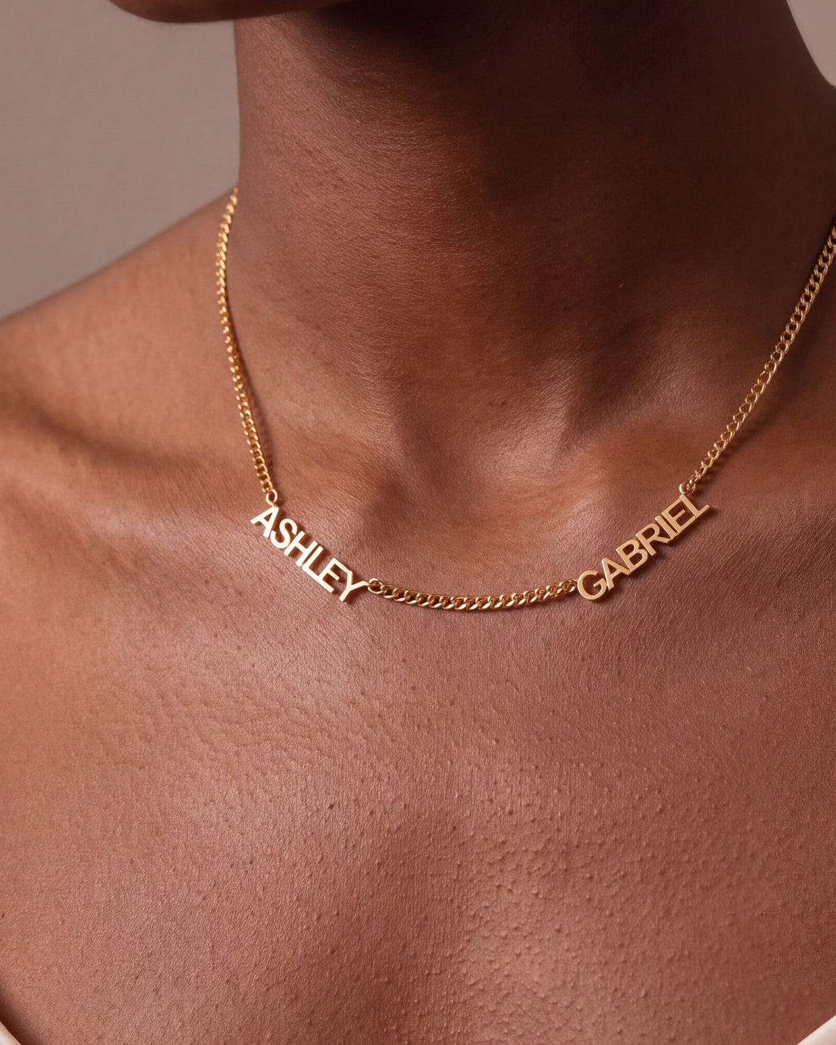 Two Name Couple Necklace – close-up