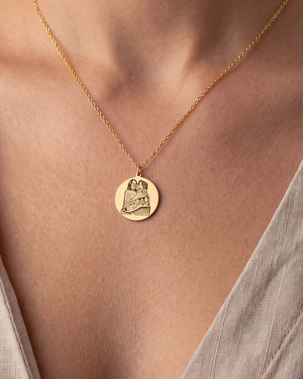 Couple Portrait Disc Necklace – close-up