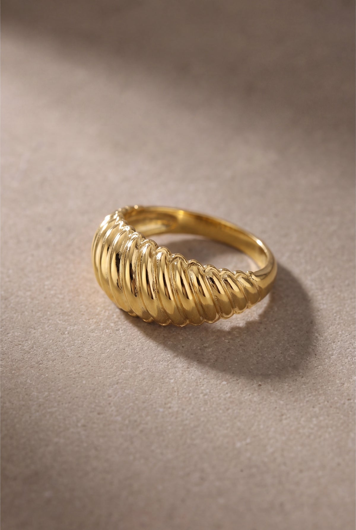 Croissant Dome Ring – product detail