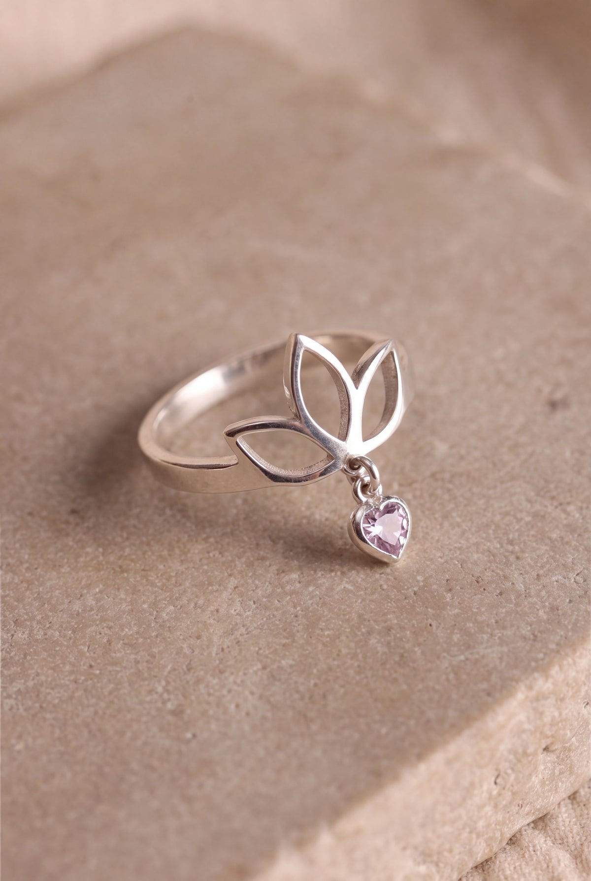 Lotus Toe Ring with Heart Stone Charm – product detail