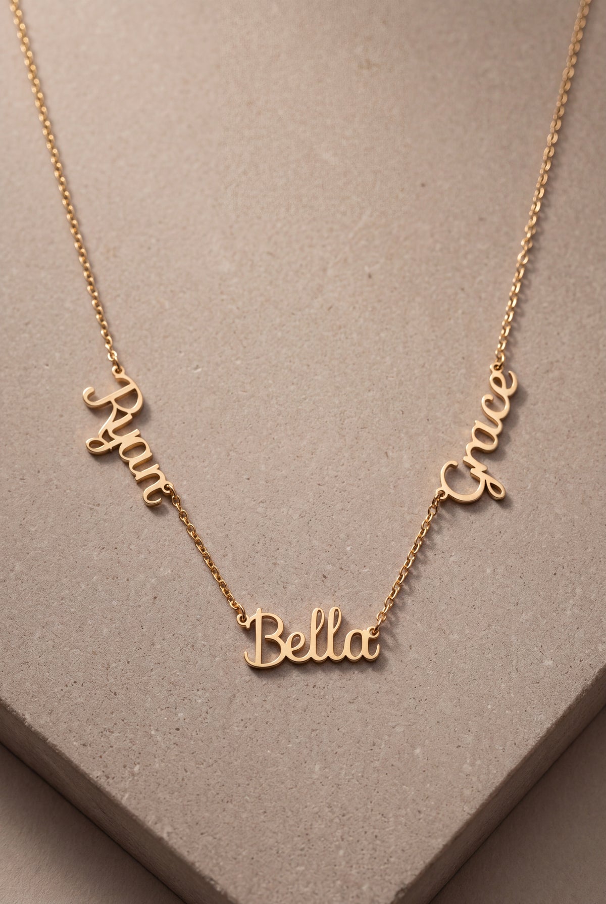 Multiple Name Family Necklace – product detail