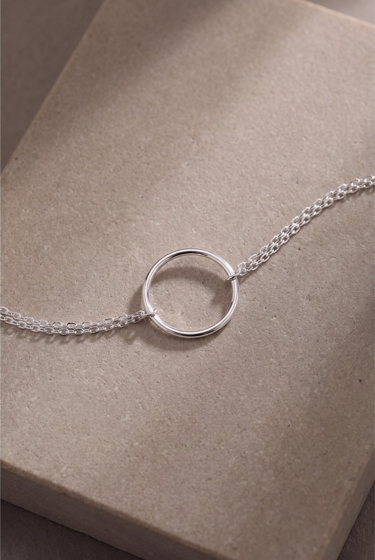 Personalizable Open Circle Bracelet – product detail