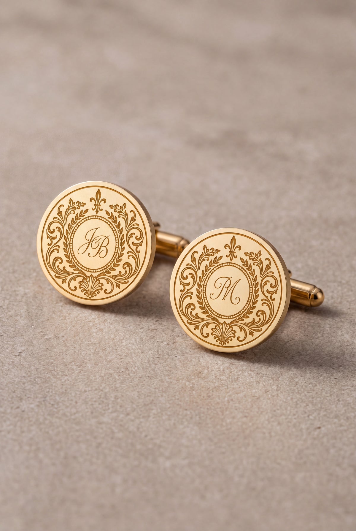 Personalized Baroque Wreath Monogram Pair Cufflinks – product detail