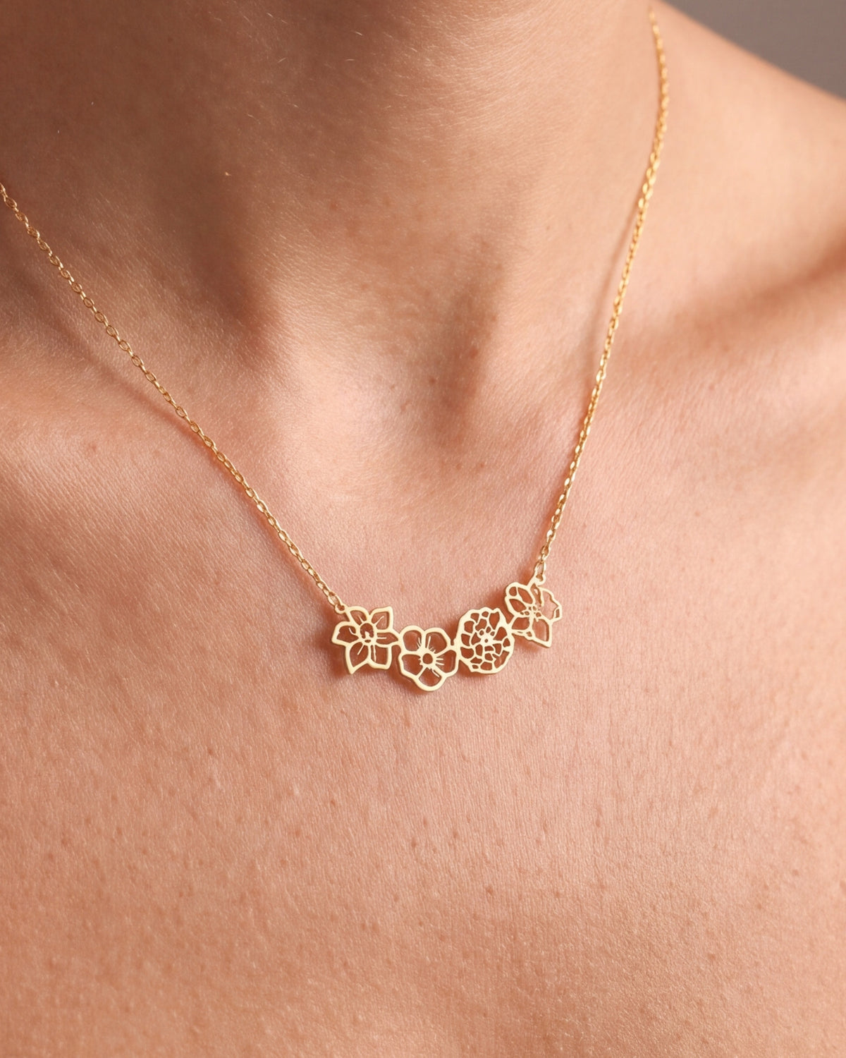 Personalized Birth Flower Bar Necklace – close-up