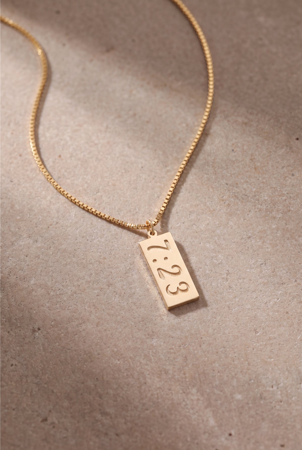 Personalized Engraved Vertical Tag Necklace – product detail