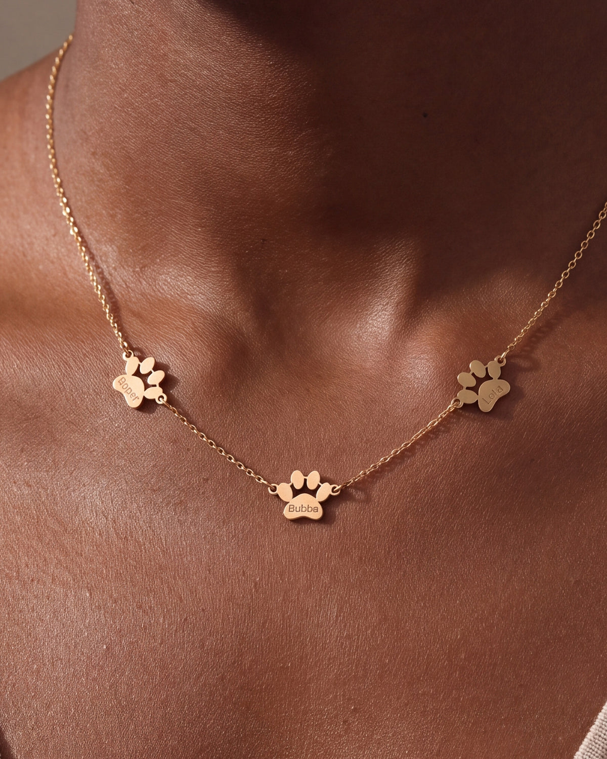Personalized Paw Print Pet Name Necklace – close-up