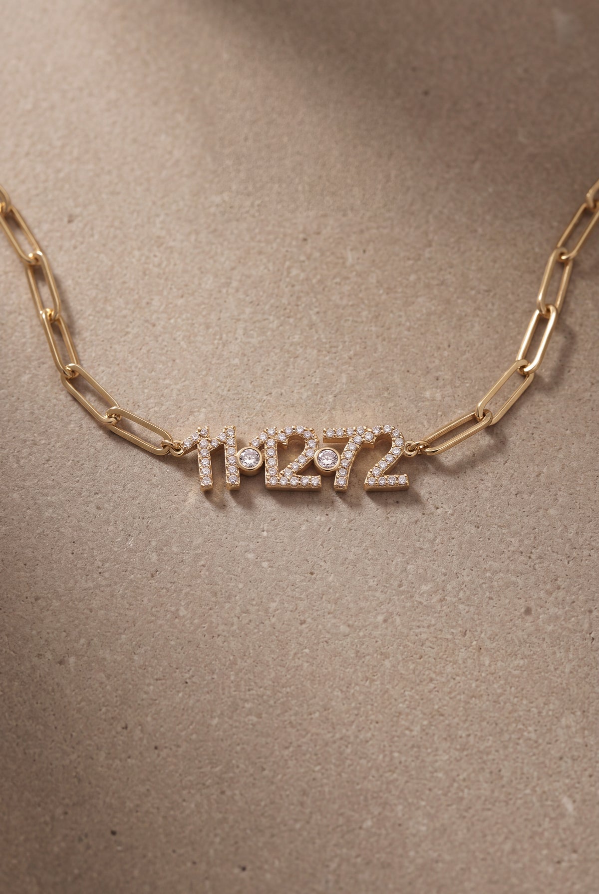 Personalized Sparkling Date Paperclip Chain Bracelet – product detail