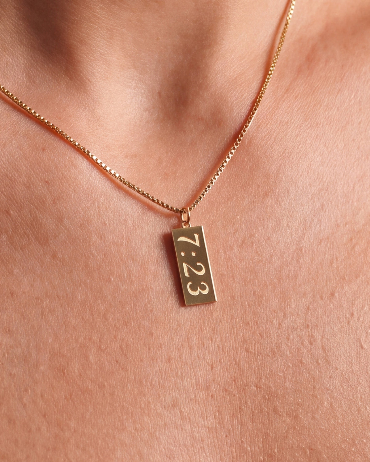 Personalized Vertical Bar Necklace – close-up