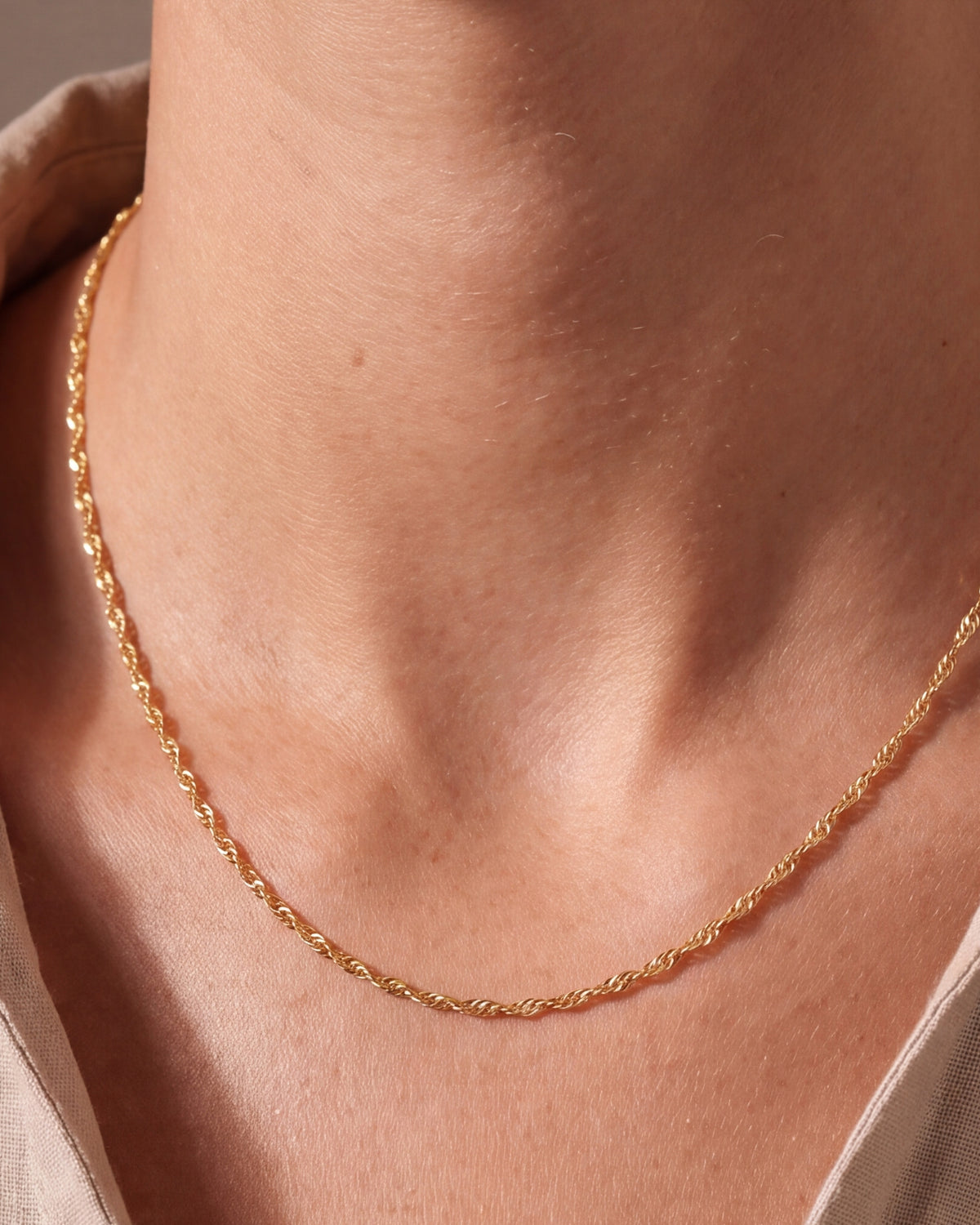 Twisted Singapore Chain Necklace – close-up