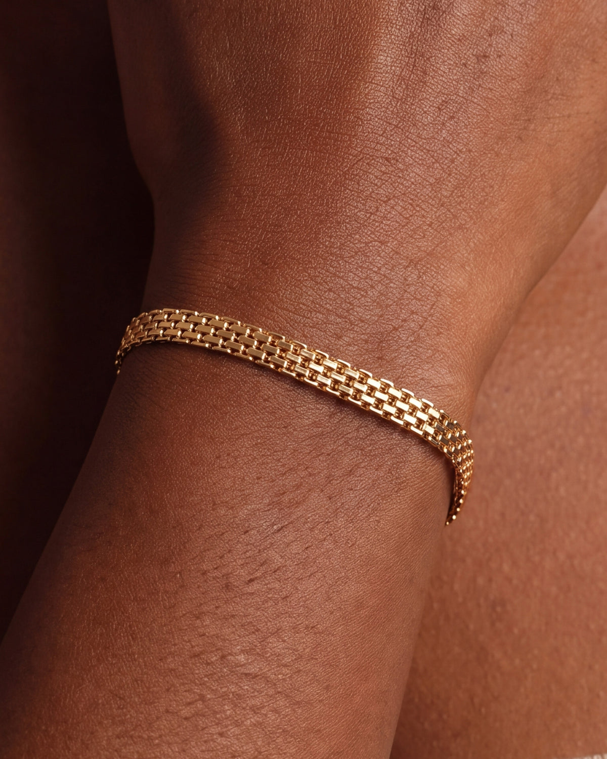 Woven Chain Bracelet – 8 mm – close-up